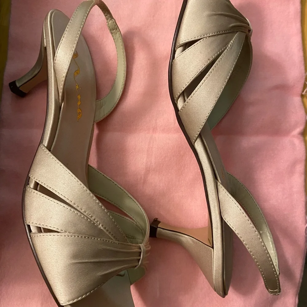 Nina champagne satin formal heel - Picture 4 of 8